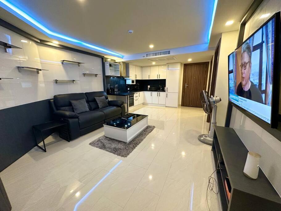 Large Luxury - Centre - Grand Avenue Residences, Pool View - 716 Apartment Pattaya